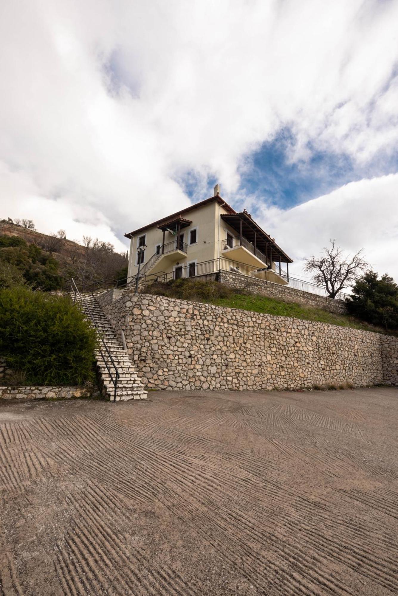 Meli Apartments Arachova Esterno foto